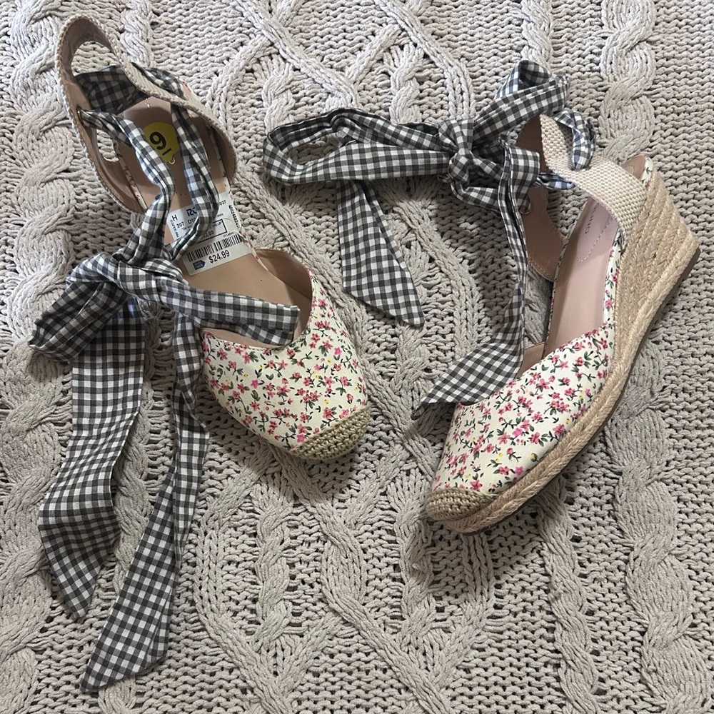 Floral Wedges